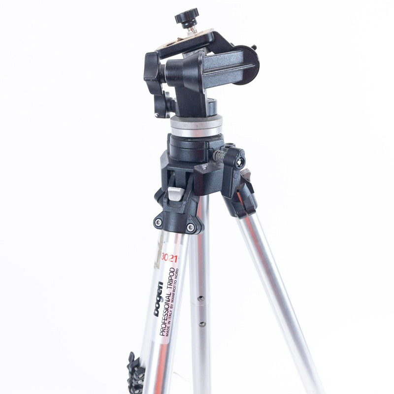 Bogen Manfrotto 3021 Professional Tripod with Bogen 3025 3-D Tripod Head Italy