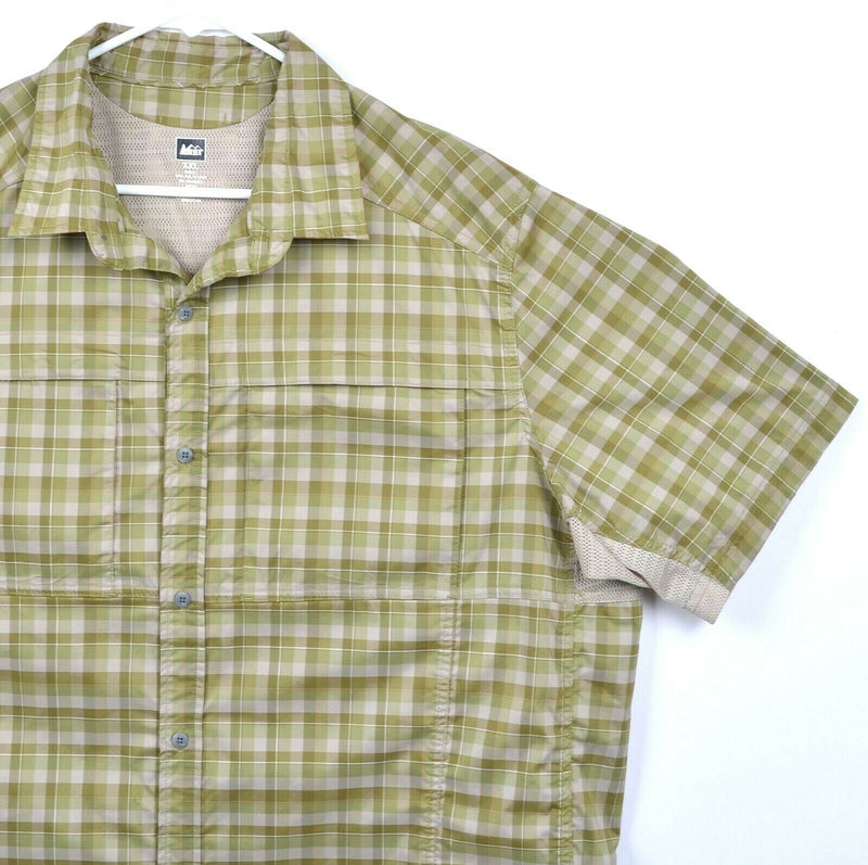 REI Men's Sz 2XL Vented Green Plaid Hiking Fishing Outdoor Short Sleeve Shirt