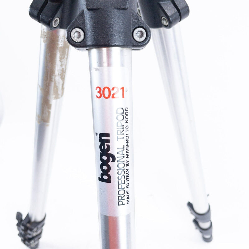 Bogen Manfrotto 3021 Professional Tripod with Bogen 3025 3-D Tripod Head Italy