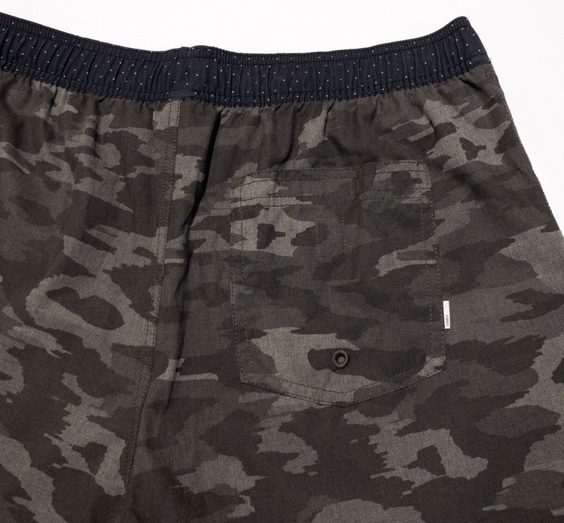 Vuori Camo Shorts Large Men's Lined 7" Inseam Drawstring Green Gym Banks Shorts
